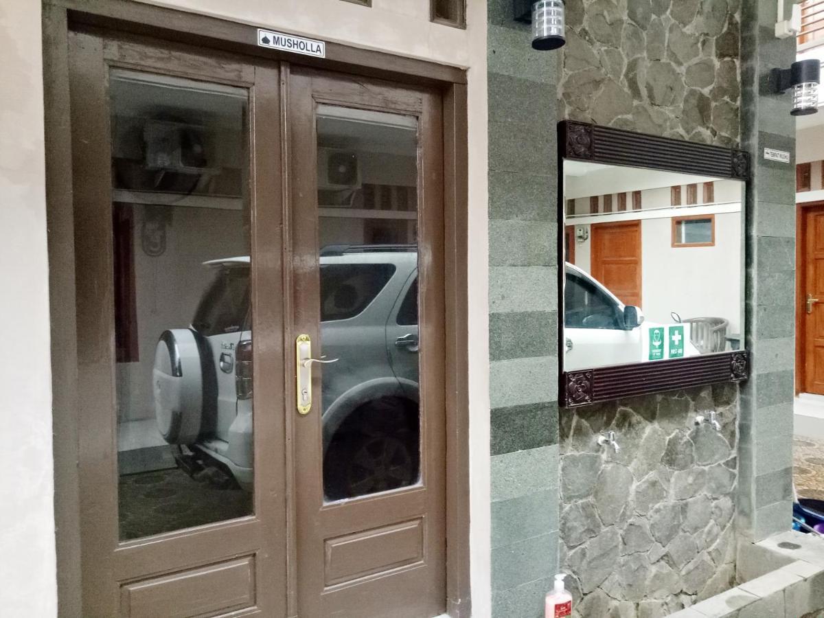 Wisma Andali Syariah Near Rsud Cideres Majalengka Kültér fotó