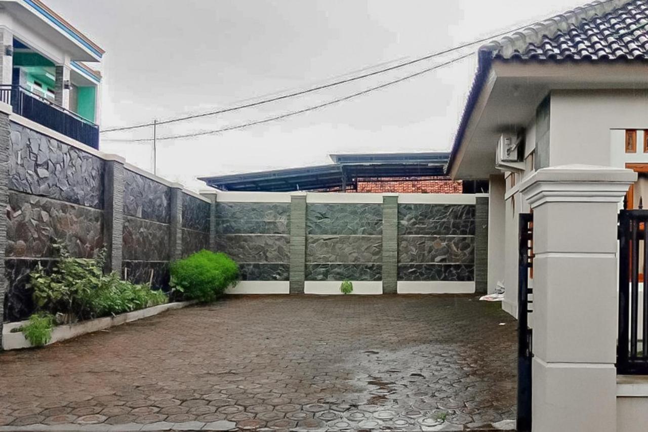 Wisma Andali Syariah Near Rsud Cideres Majalengka Kültér fotó