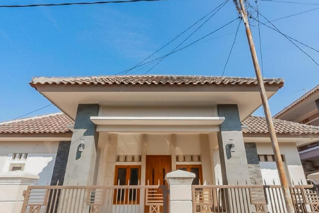 Wisma Andali Syariah Near Rsud Cideres Majalengka Kültér fotó